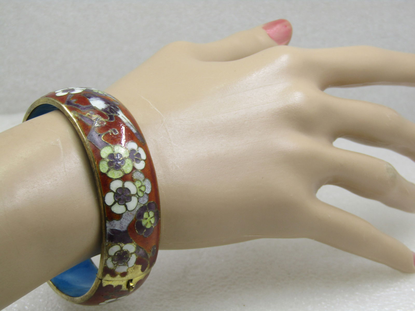 Vintage Chinese Cloisonne Hinged Bangle Bracelet, 7.75", 3/4" Wide, Pre Mid-Century - 6
