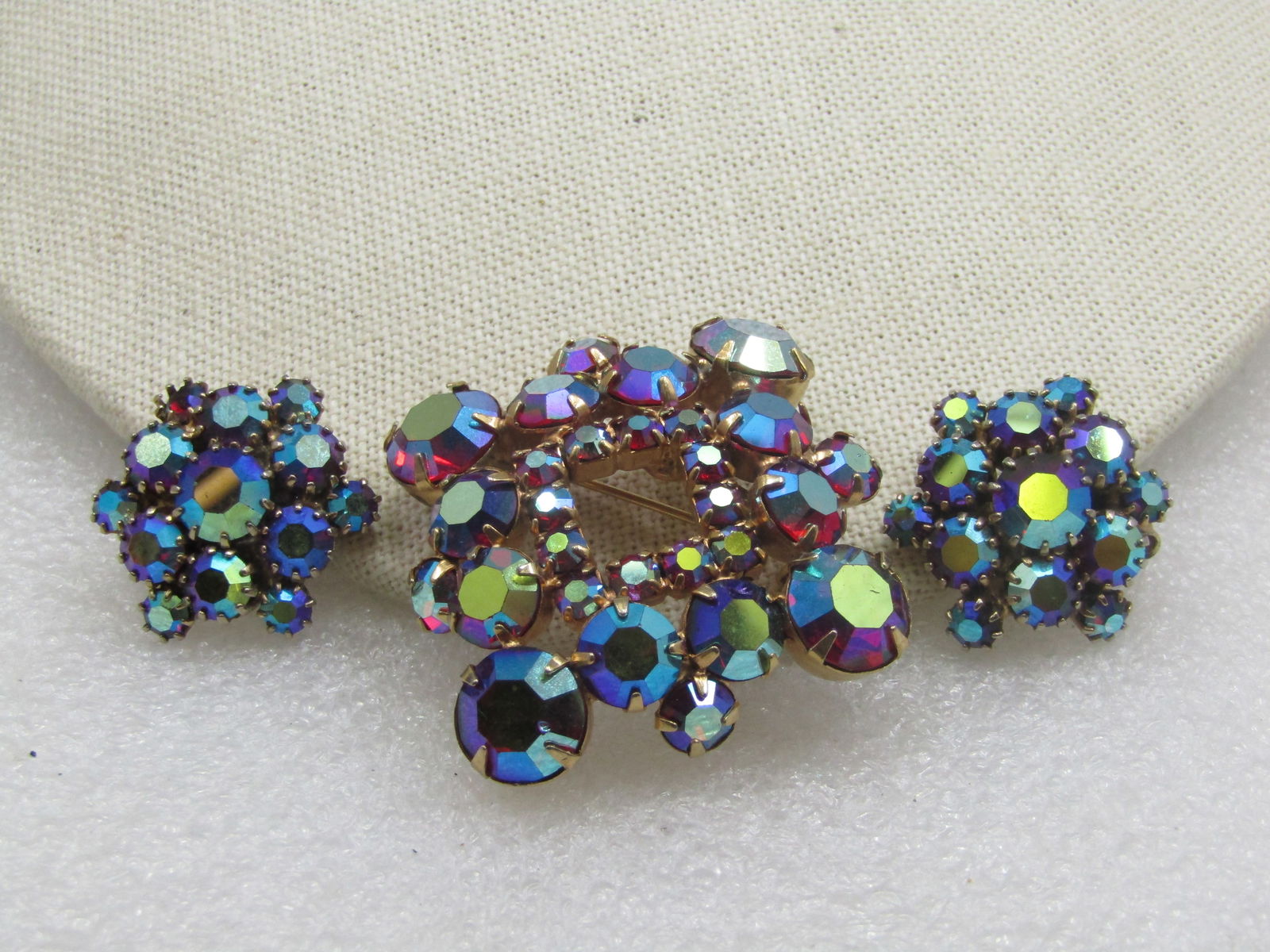 Vintage Red Aurora Borealis rhinestone Brooch & Earrings, Clip, 1940's-1950's (1 of 5)