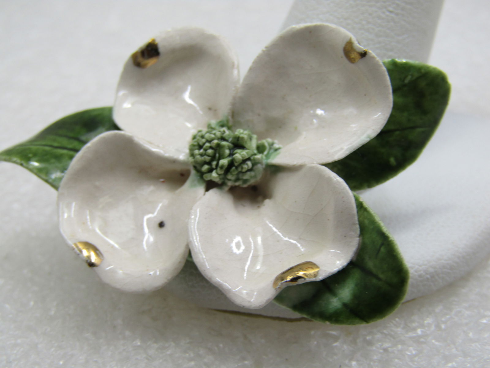 Vintage Handmade Porcelain Dogwood Blossom Brooch, Mid-Century - 3