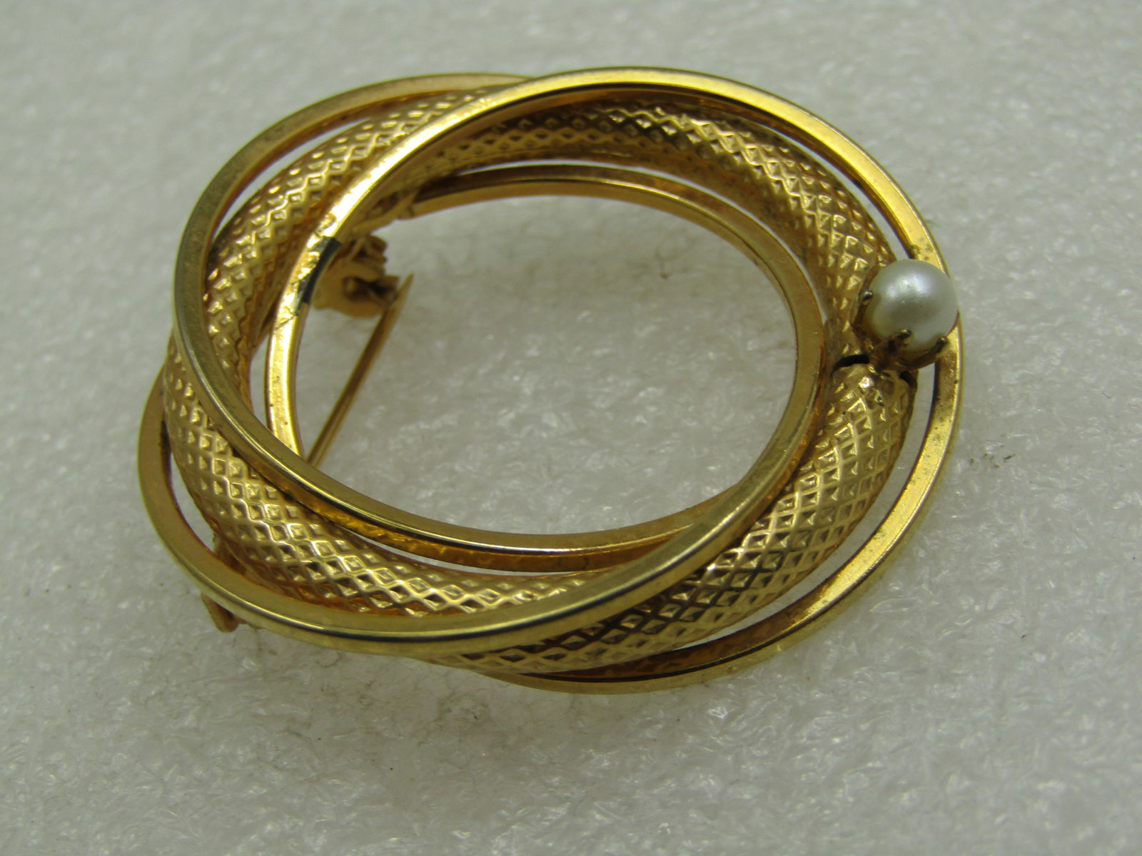 Vintage Intertwined Circle Brooch, Faux Pearl, 1.75", 1960's-1970's - 4