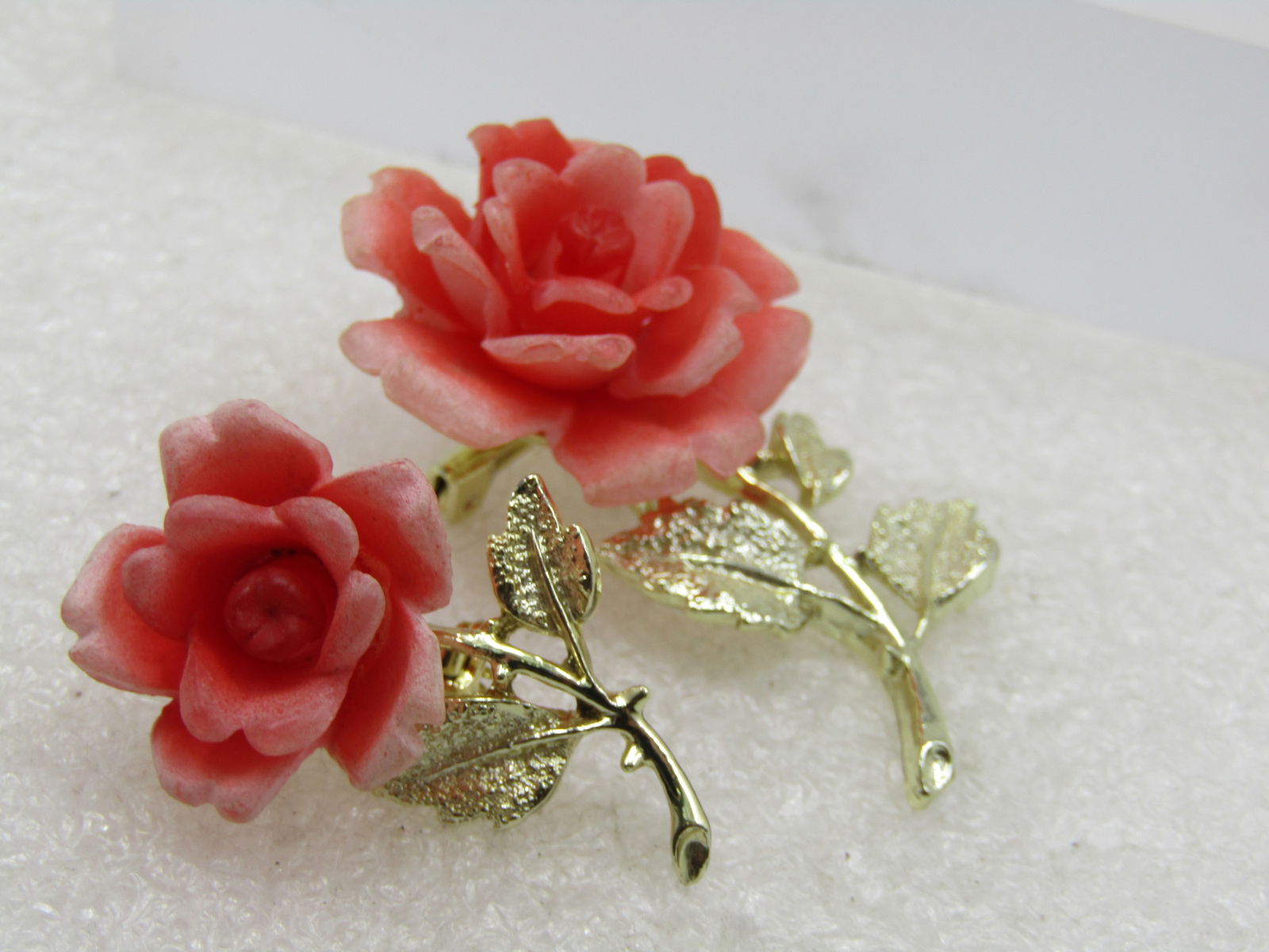 Faux Carved Coral Rose Brooch Set, 1950's-1960's, - 4
