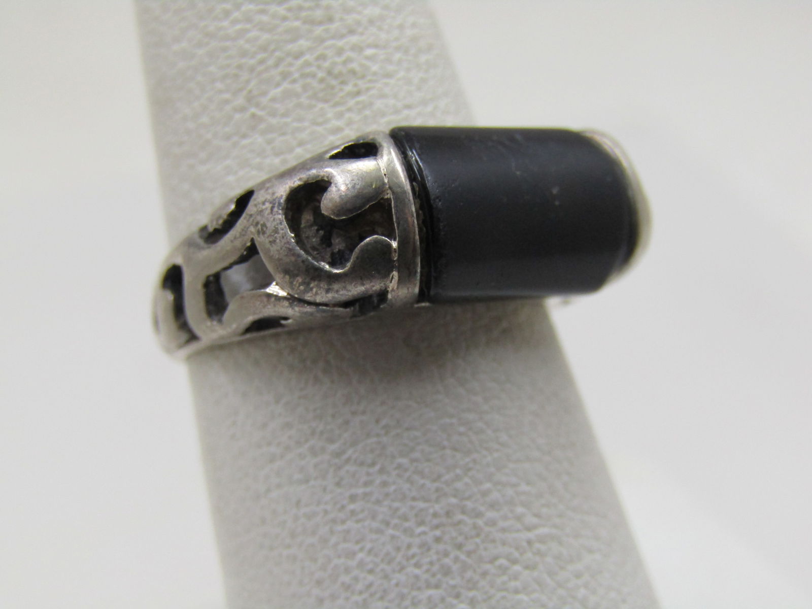 Vintage Open Scrolled Ring, Black Stone, Sz. 7.25 Signed P.D. (1 of 8)
