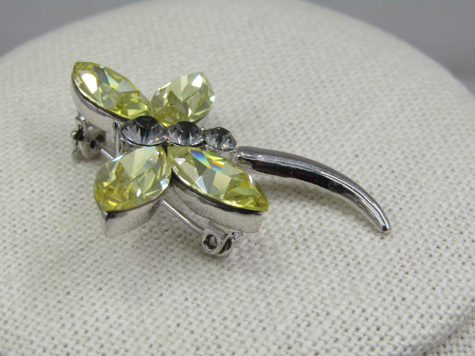 Vintage Rhinetone Dragonfly Brooch, Silver Tone, 1.5" by 1.25" - 4