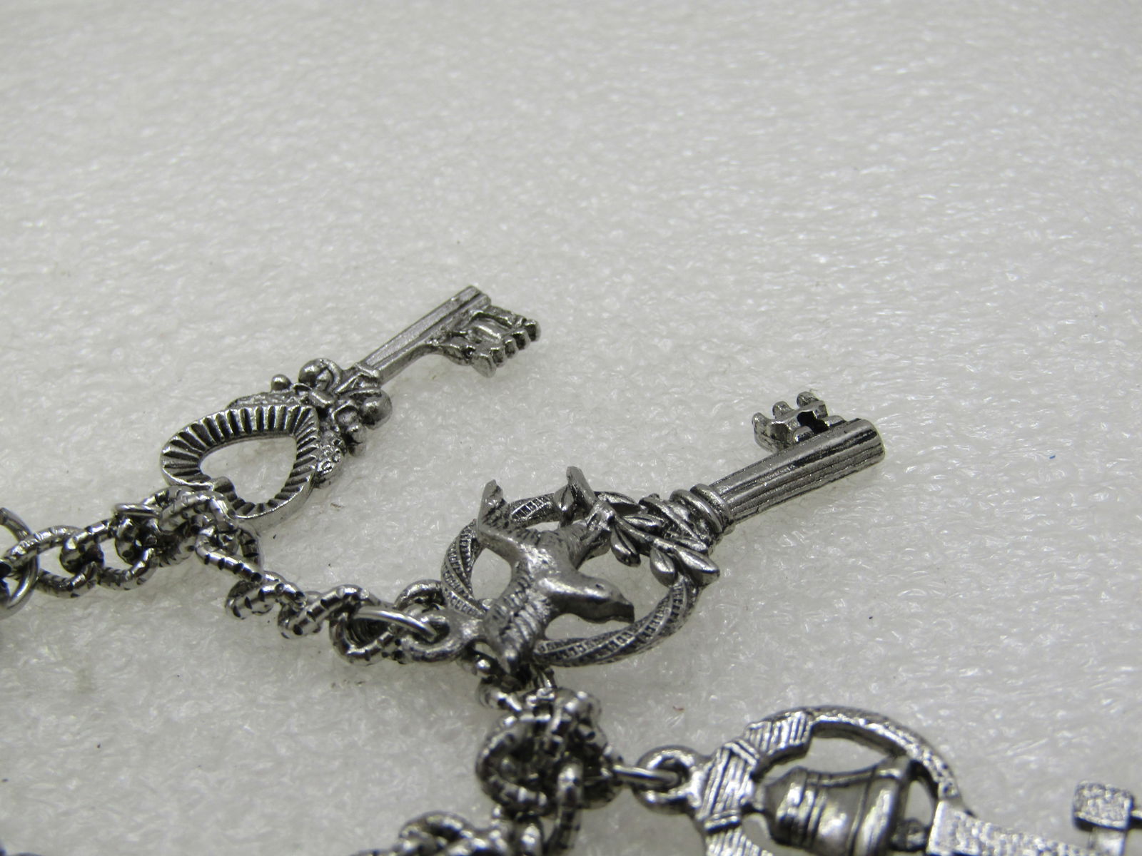 Vintage Niagra Falls & Key Charm Bracelet, Souvenir, 7" - 5