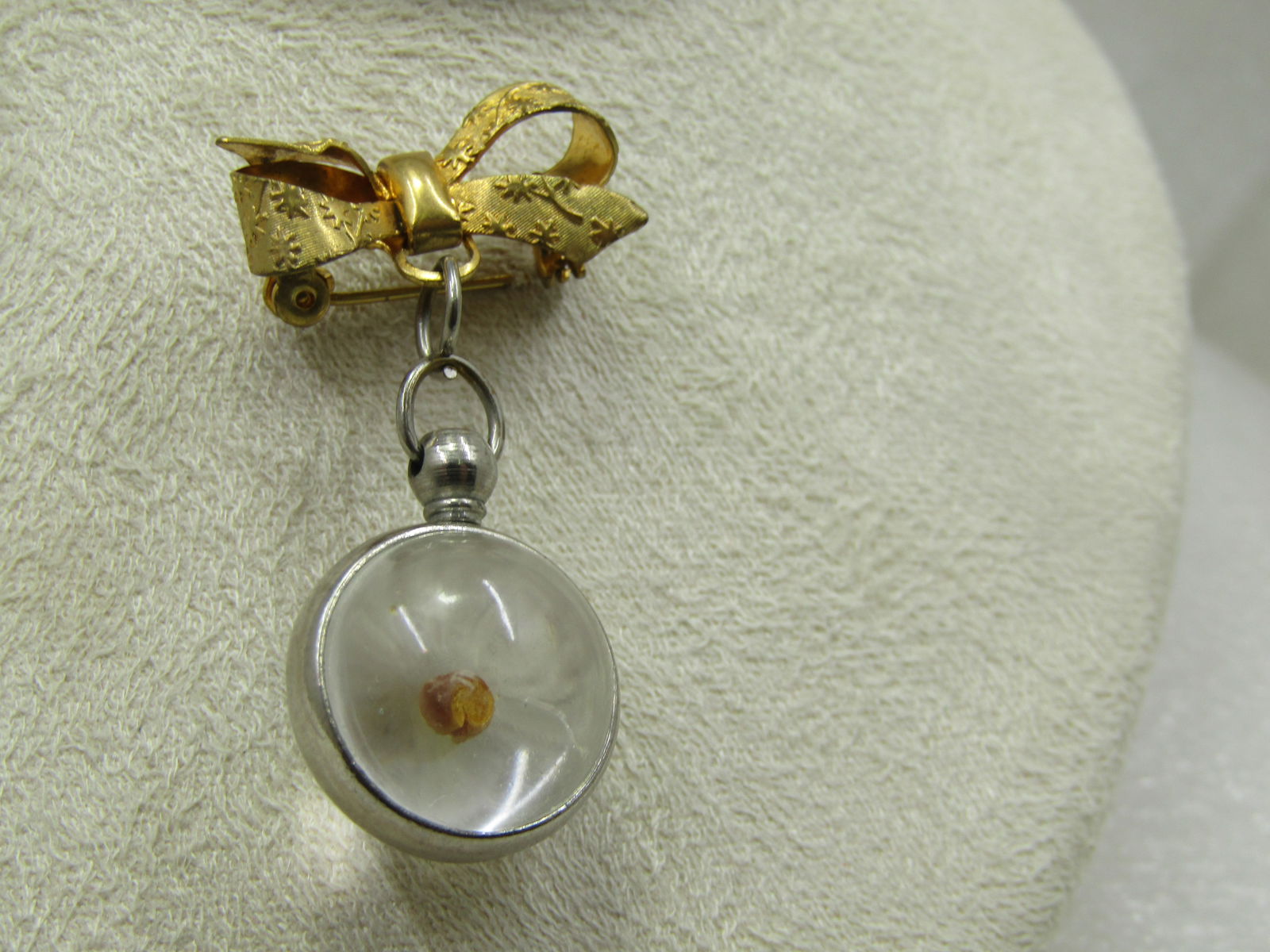 Vintage Bow & Dangling Mustard Seed Brooch, Mid-Century - 2