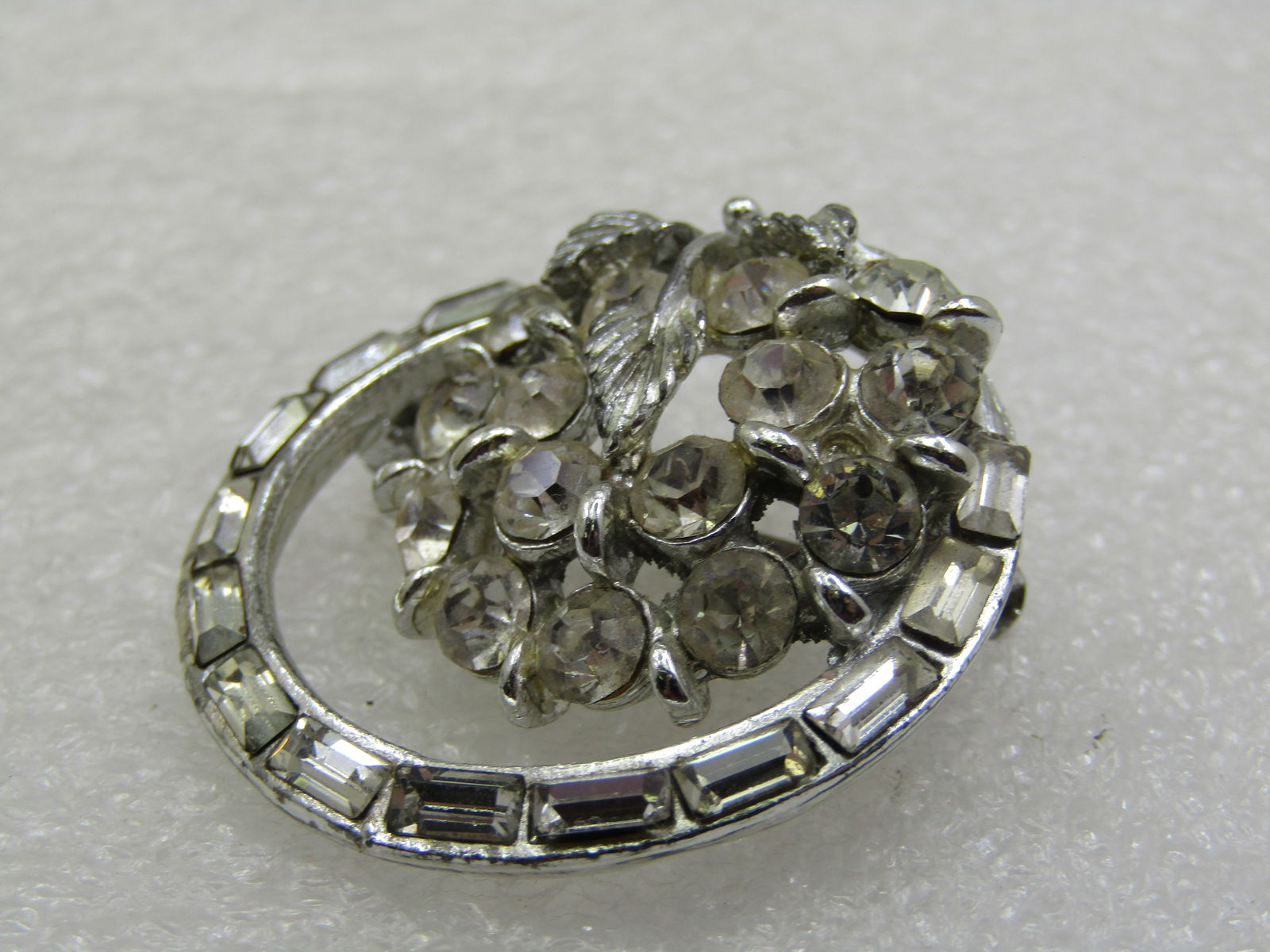 Vintage Rhinestone Cluster Circle Brooch with Baguettes, 1940's-1950's - 4