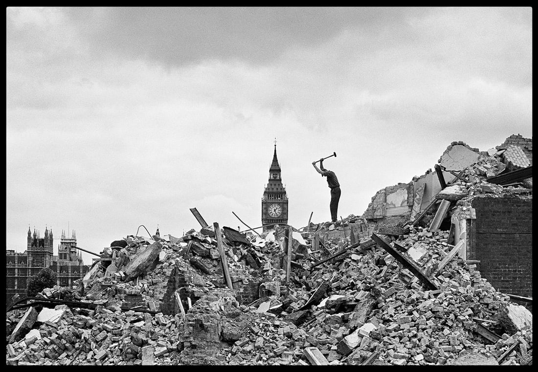 Big Ben Big Bang By Arthur Steel: 1960 (Printed later): Title: Big Ben Big Bang By Arthur Steel: 1960 (Printed later) Description: Big Ben Big Bang By Arthur Steel Paper size: 24 x 19" / 61x48 cm Silver Gelatin Print 1960 (printed later) unframed hand sign