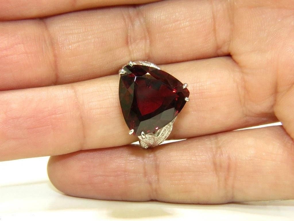 Triangular-Cut Garnet Ring with Natural Diamonds 14kt** - 6