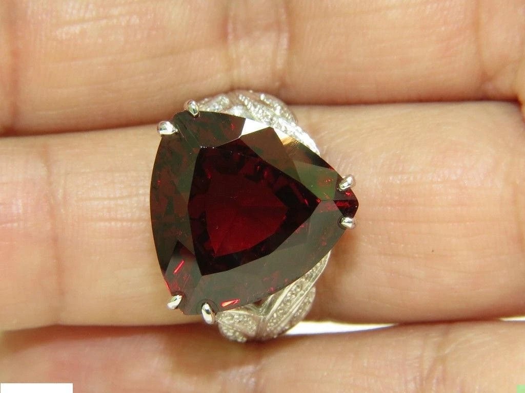 Triangular-Cut Garnet Ring with Natural Diamonds 14kt** - 7