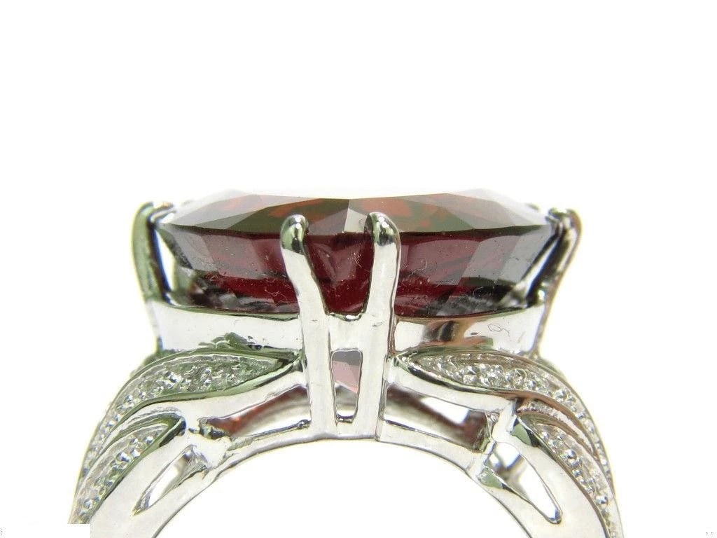 Triangular-Cut Garnet Ring with Natural Diamonds 14kt** - 9