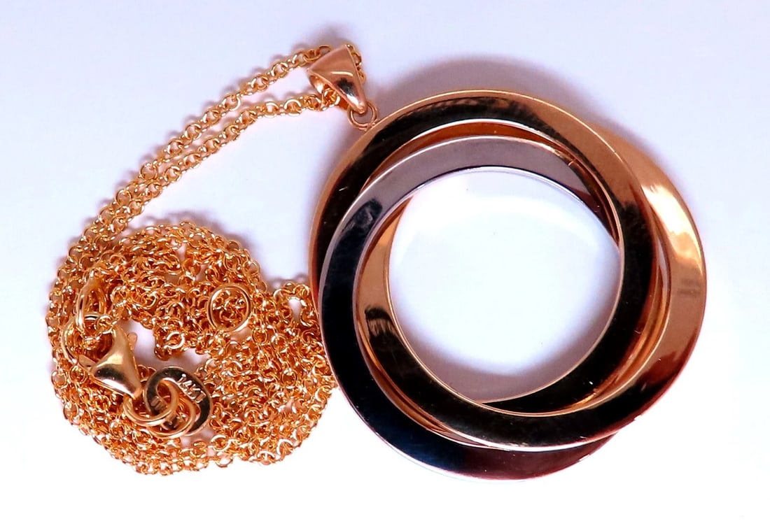 Three Circles Pendant Necklace 14kt Gold 27mm **: Title: Three Circles Pendant Necklace 14kt Gold 27mm ** Description: MAGNIFICENT JEWELS Three Circles Pendant Necklace 14kt Yellow Gold Weight: 5 Grams 18 inches length. 26mm diameter pendant All