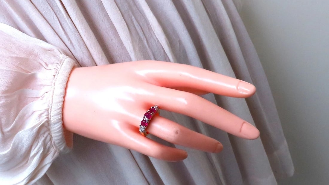 1.50ct Natural Ruby Accent Ring band 18kt Gold** - 5