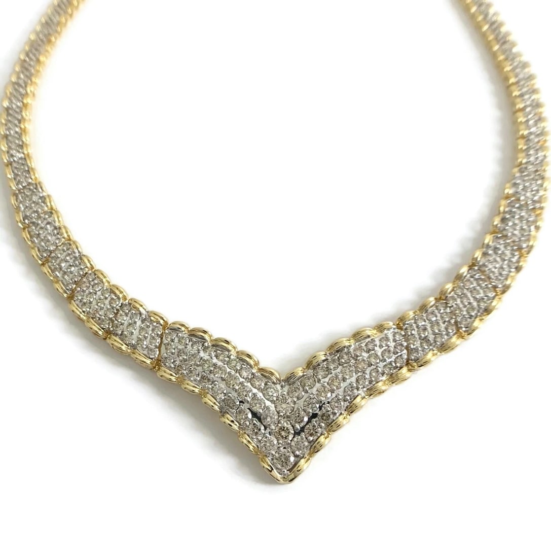 Pave Diamond Two-Tone Chevron Necklace 14K Yellow White Gold 4.10 CTW 37.71 Gram: Title: Pave Diamond Two-Tone Chevron Necklace 14K Yellow White Gold 4.10 CTW 37.71 Gram Description: Pave Diamond Two-Tone Chevron Necklace 14K Yellow White Gold 4.10 CTW 37.71 Gram Make a statement