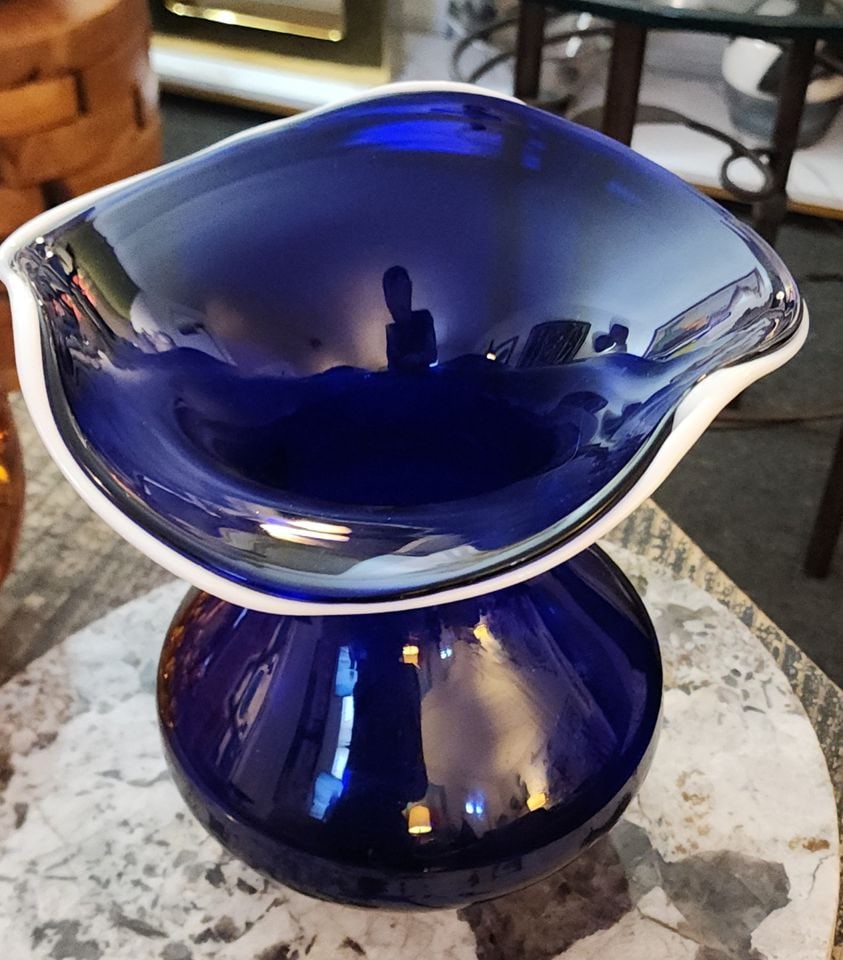 Striking Mid-Century 8.5D x 9H Cobalt Blue Art Glass Sculptural Murano Vase w/ Elegant White Piping - 5
