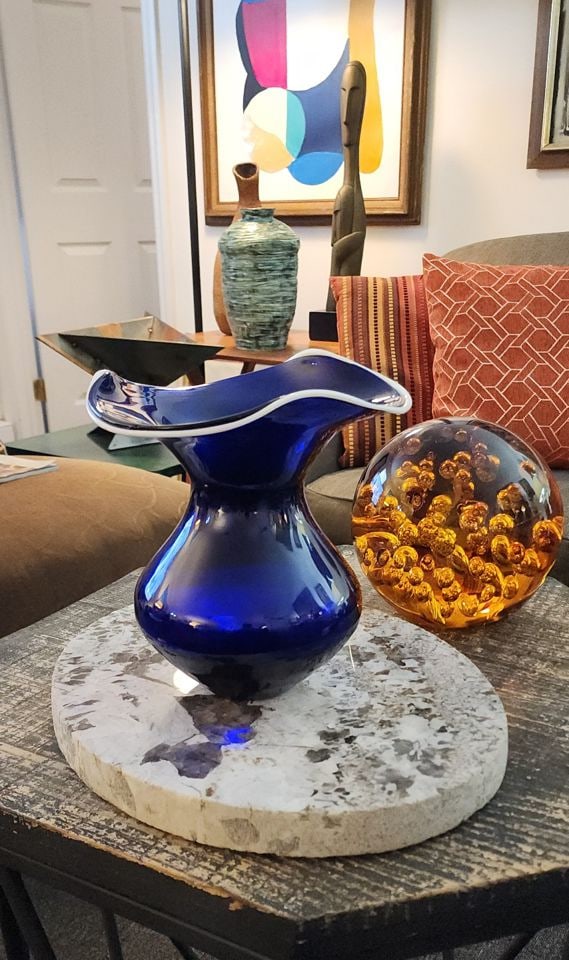 Striking Mid-Century 8.5D x 9H Cobalt Blue Art Glass Sculptural Murano Vase w/ Elegant White Piping - 7