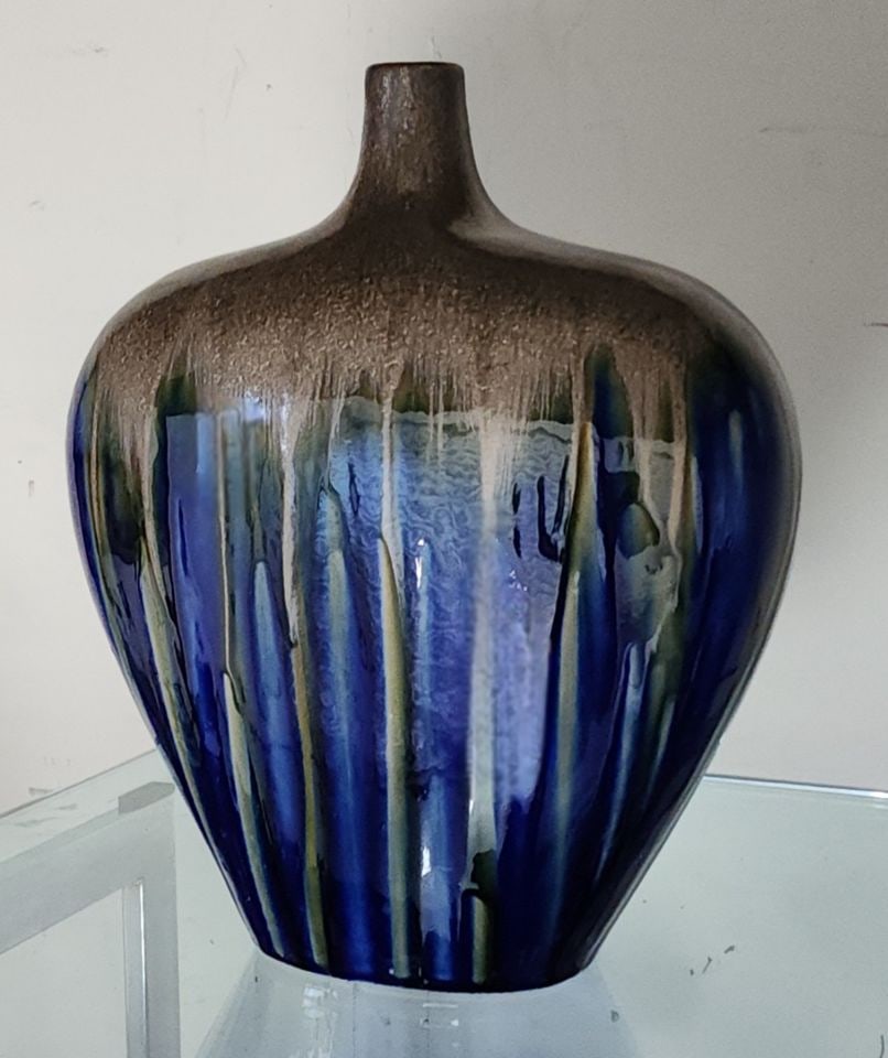 Vintage modernist glazed ceramic art vase with engaging multi-tone design (1 of 4)