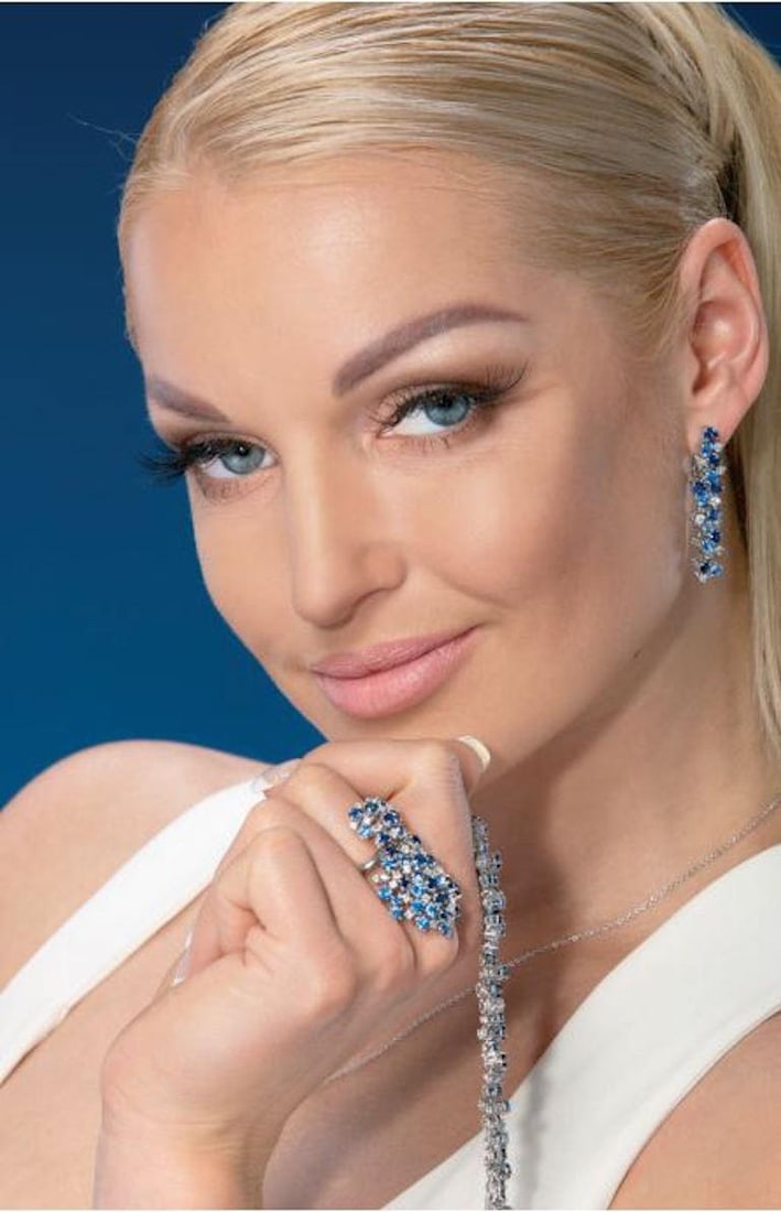 Precious Blue, Purple Sapphire White Diamond 18 Karat Gold Flower Statement Ring - 2