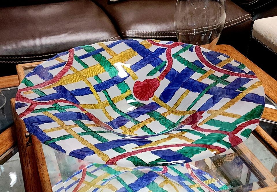 Large vintage Italian art glass charger platter by Garanzia. 19" Diameter: Title: Large vintage Italian art glass charger platter by Garanzia. 19" Diameter Description: Large vintage Italian art glass charger platter by Garanzia. 19" Diameter Reserve: Please note that this