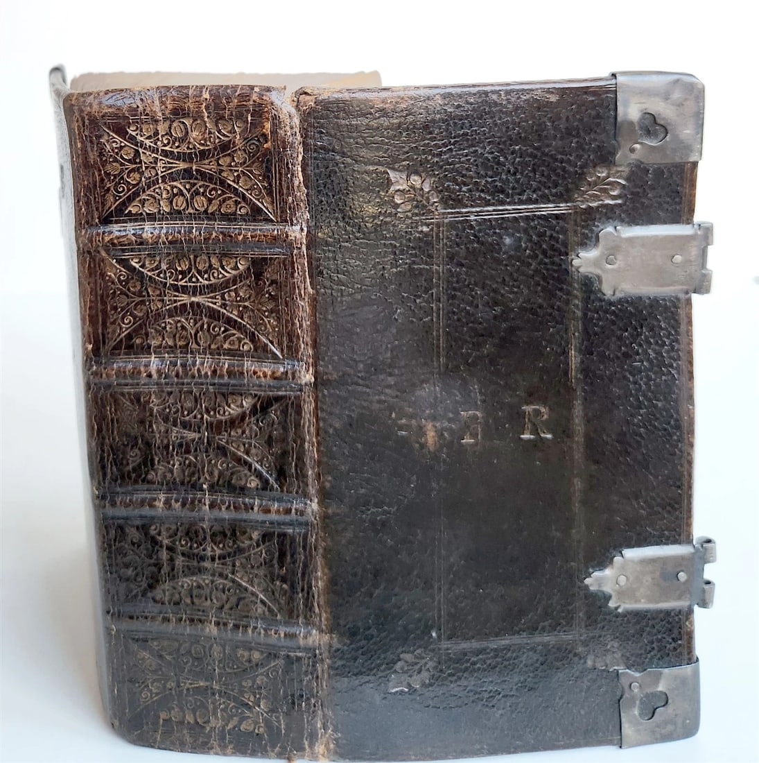 1681 BIBLE in ENGLISH antique OLD & NEW TESTAMENT BINDING w/METAL CORNER PIECES (1 of 15)