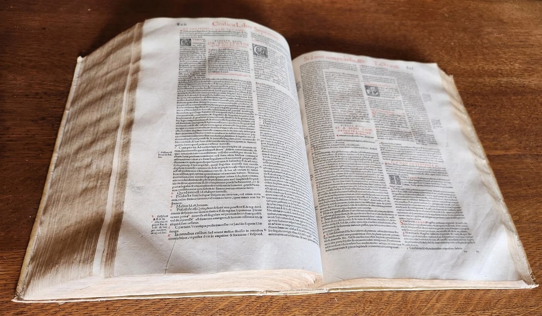 1557 LAW BOOK Corpus Juris Civilis CODICIS DN. IUSTINIANI antique FOLIO vellum - 15