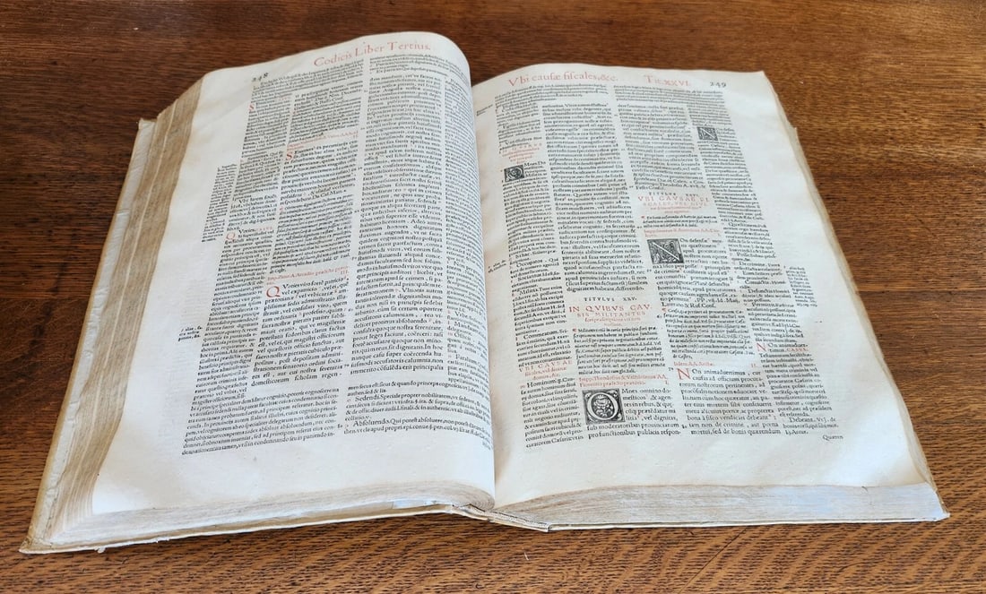 1557 LAW BOOK Corpus Juris Civilis CODICIS DN. IUSTINIANI antique FOLIO vellum - 7