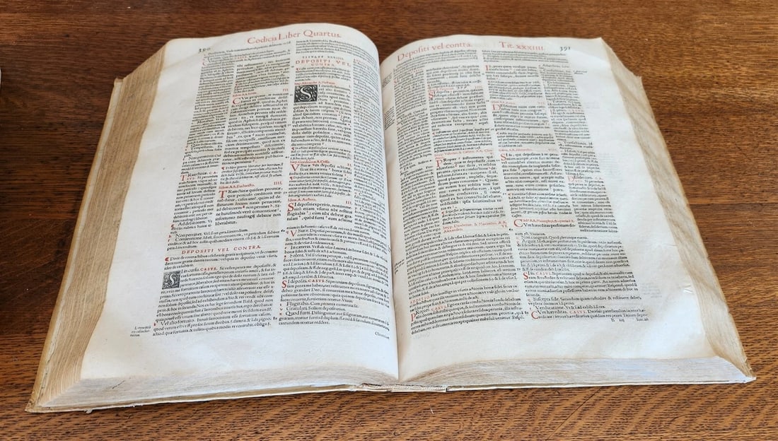 1557 LAW BOOK Corpus Juris Civilis CODICIS DN. IUSTINIANI antique FOLIO vellum - 8