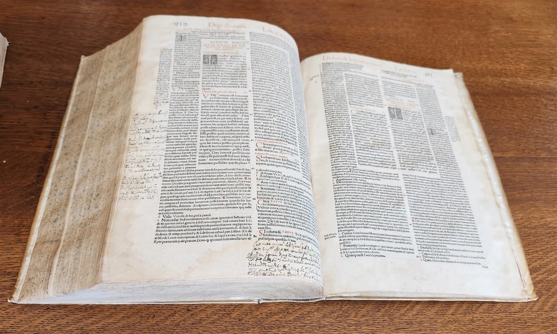 1556 LAW BOOK Corpus Juris Civilis PANDECTARUM antique MASSIVE FOLIO vellum - 12