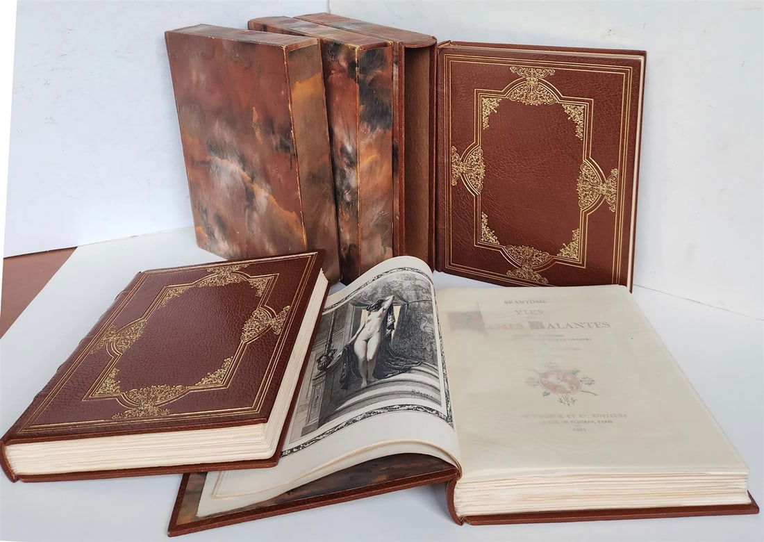 1935 FRENCH EROTIC ILLUSTRATED antique Vies des Dames Galantes 3 VOLUMES: Title: 1935 FRENCH EROTIC ILLUSTRATED antique Vies des Dames Galantes 3 VOLUMES Description: Vies des Dames Galantes. Ed. illustree de soixante compositions en couleurs par e. Malassis. Lives of the G