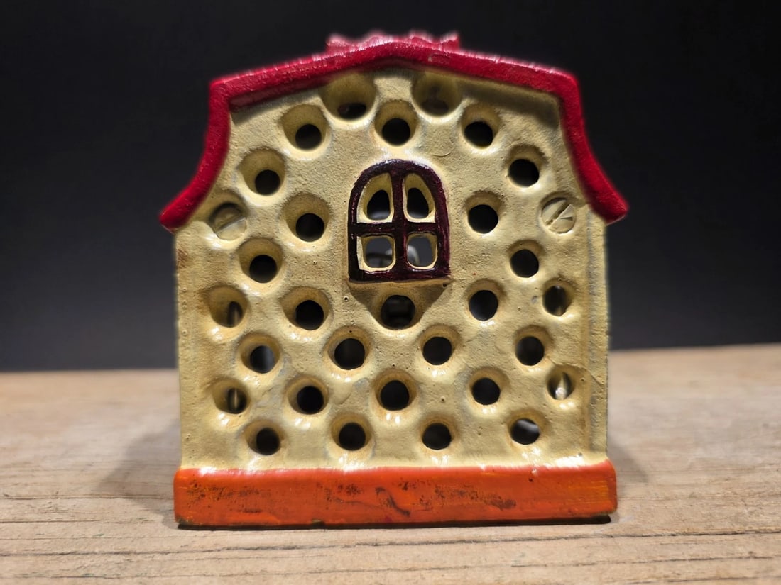 Cast Iron Magic Coin Bank - 10