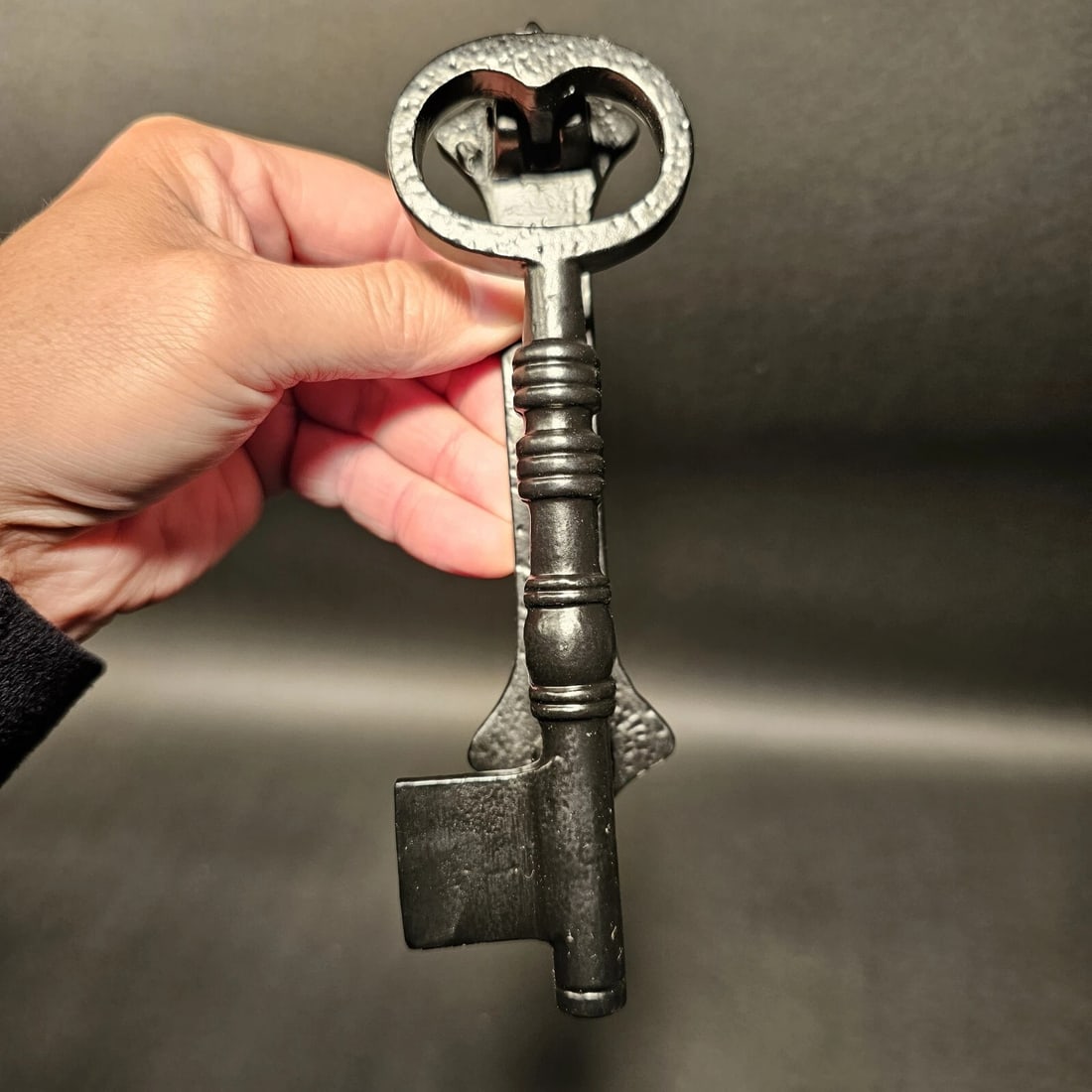 Black Cast Iron Key Door Knocker - 3