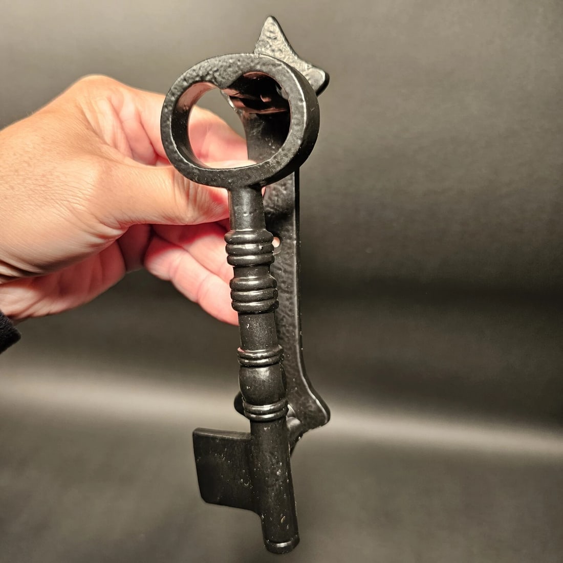 Black Cast Iron Key Door Knocker - 6