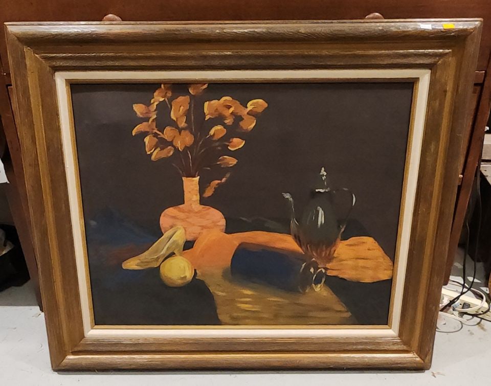 Signed impressionist-style vintage mid-Century floral still life painting w/ captivating image: Title: Signed impressionist-style vintage mid-Century floral still life painting w/ captivating image Description: 20 x 24 Please note that this lot has a confidential reserve. When you leave a bid in