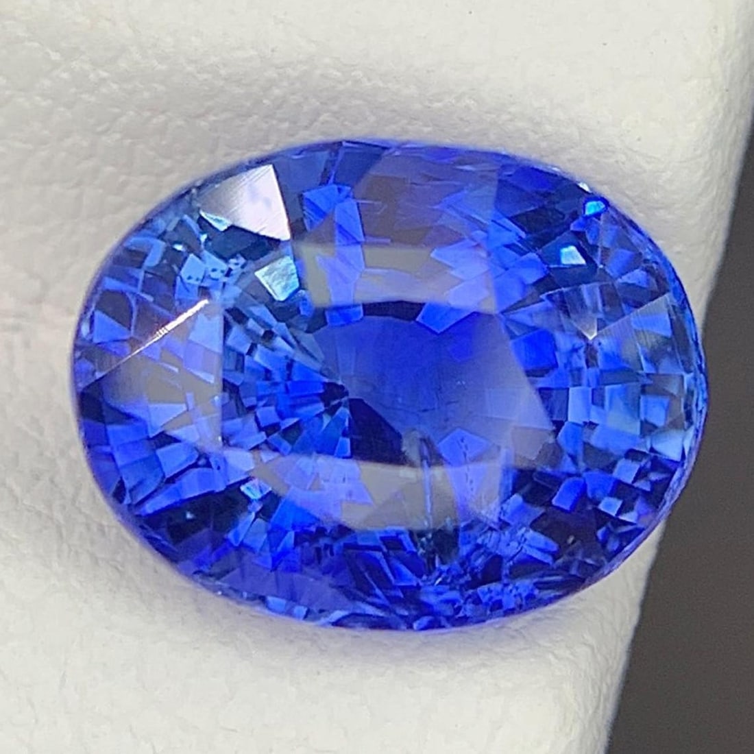 Natural Blue Sapphire: Faceted Oval Cut Gemstone For Jewelry 6.02 CTs: Title: Natural Blue Sapphire: Faceted Oval Cut Gemstone For Jewelry 6.02 CTsDescription: Supplies for making crafts Materials: Gemstone: Sapphire Natural Blue Sapphire: