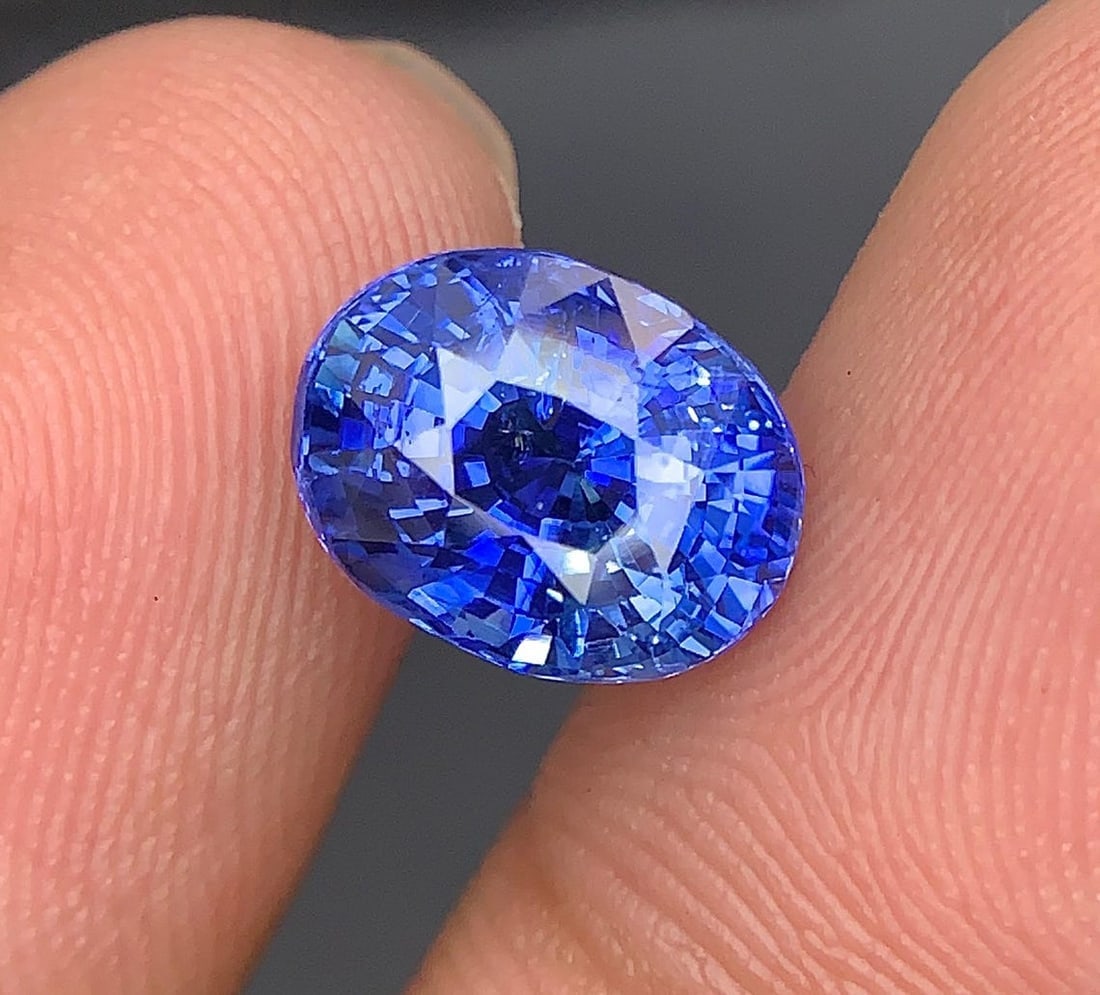Natural Blue Sapphire: Faceted Oval Cut Gemstone For Jewelry 6.02 CTs - 7