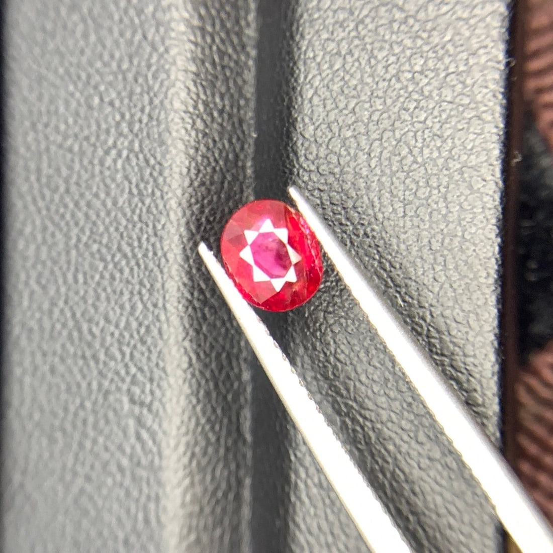 Mozambique Red Ruby Gemstone: 1.15 Carat Oval Cut Stone - 3