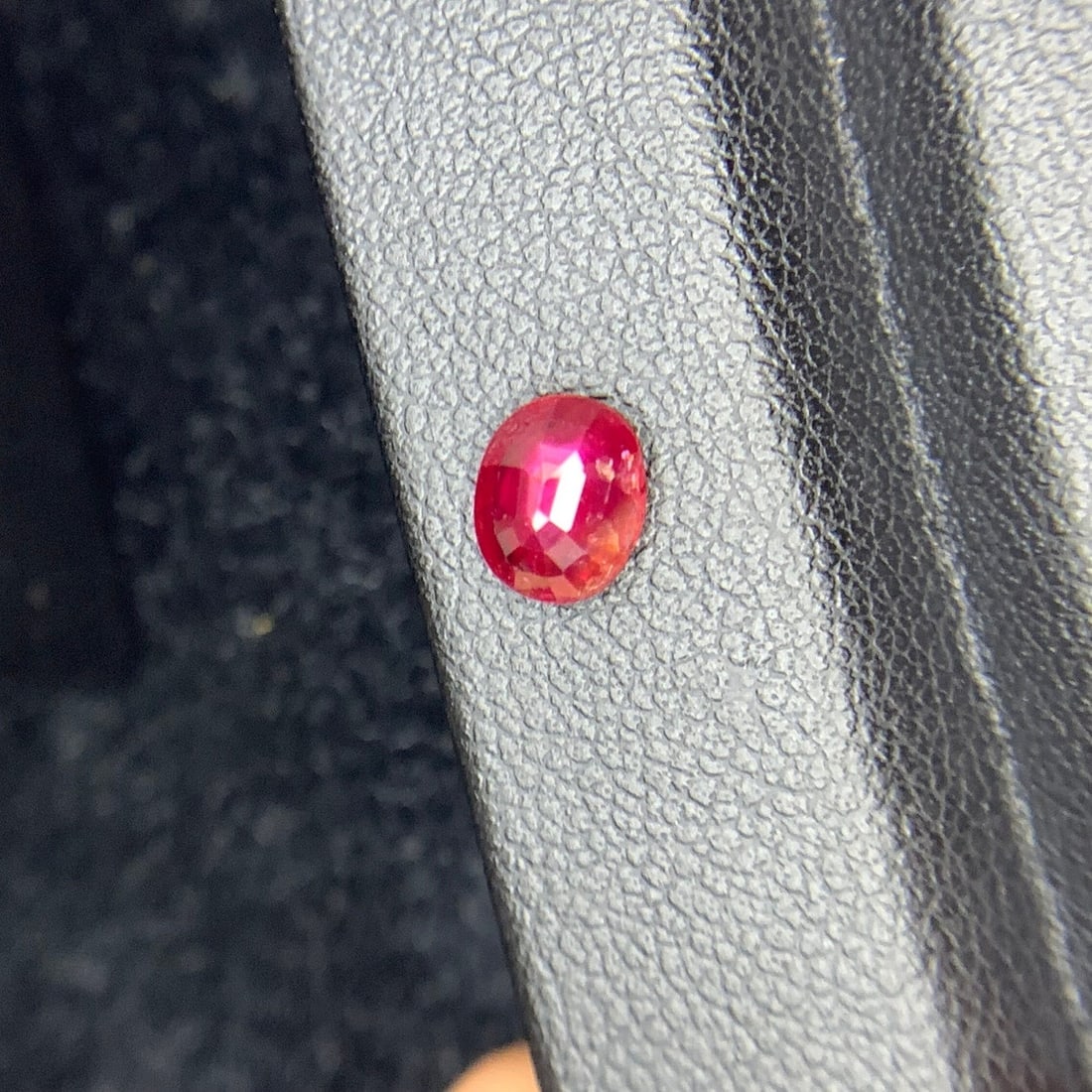 Mozambique Red Ruby Gemstone: 1.15 Carat Oval Cut Stone - 8