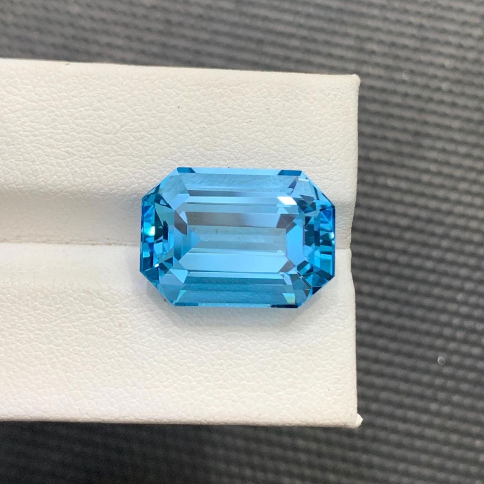 Emerald Cut Swiss Blue Topaz Gemstone: 20.70 Carat November Birthstone - 10