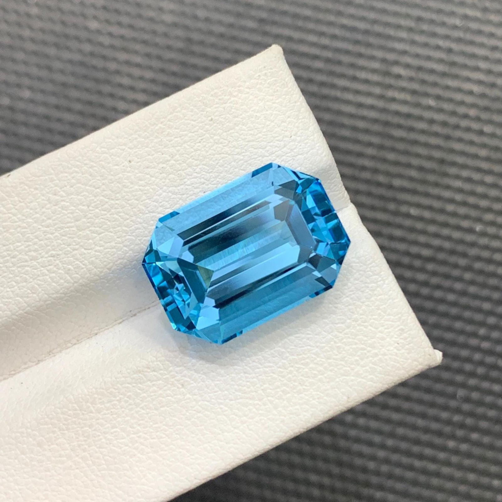 Emerald Cut Swiss Blue Topaz Gemstone: 20.70 Carat November Birthstone - 14