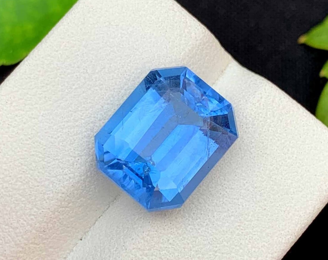 Santa Maria Aquamarine Gemstone: Emerald Cut Beryl, March Birthstone: Title: Santa Maria Aquamarine Gemstone: Emerald Cut Beryl, March Birthstone Description: Supplies for making crafts Materials: Gemstone: Aquamarine Carat weight: 7.55 <br