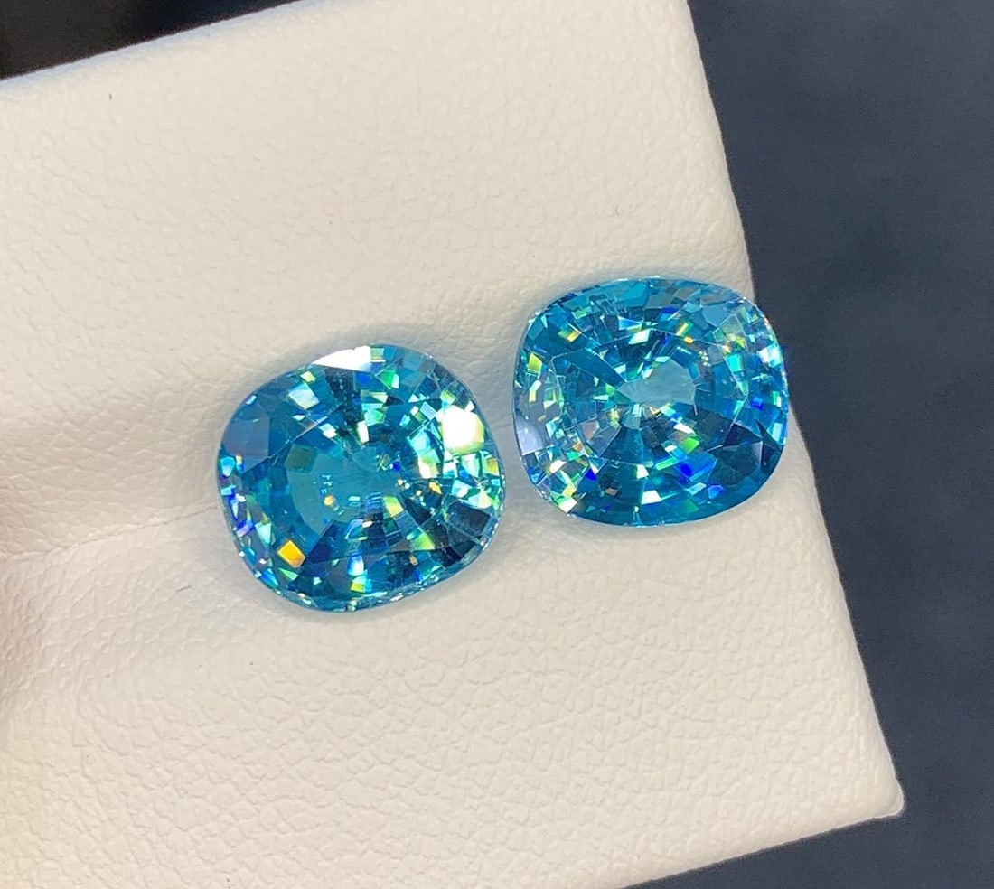 Cambodian Blue Zircon Pair Gemstone : Cushion Cut - 4