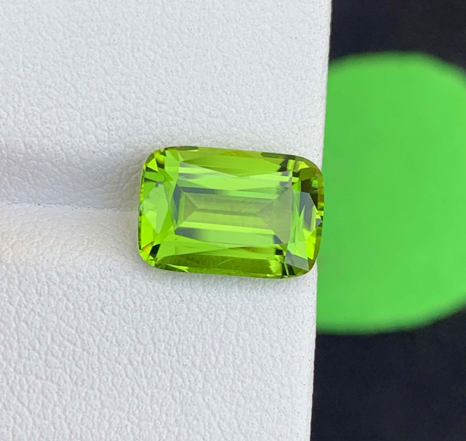 Cushion Cut Peridot Gemstone: Natural August Birthstone, Pakistan (4.24 carats) - 11