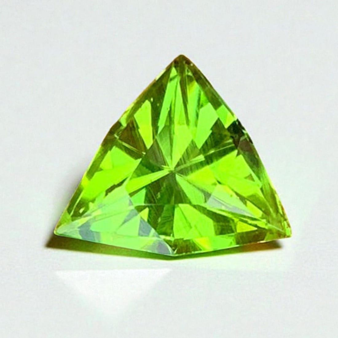 Natural Peridot Gemstone: 3.50 Carat Fancy Cut Loose Stone (1 of 11)