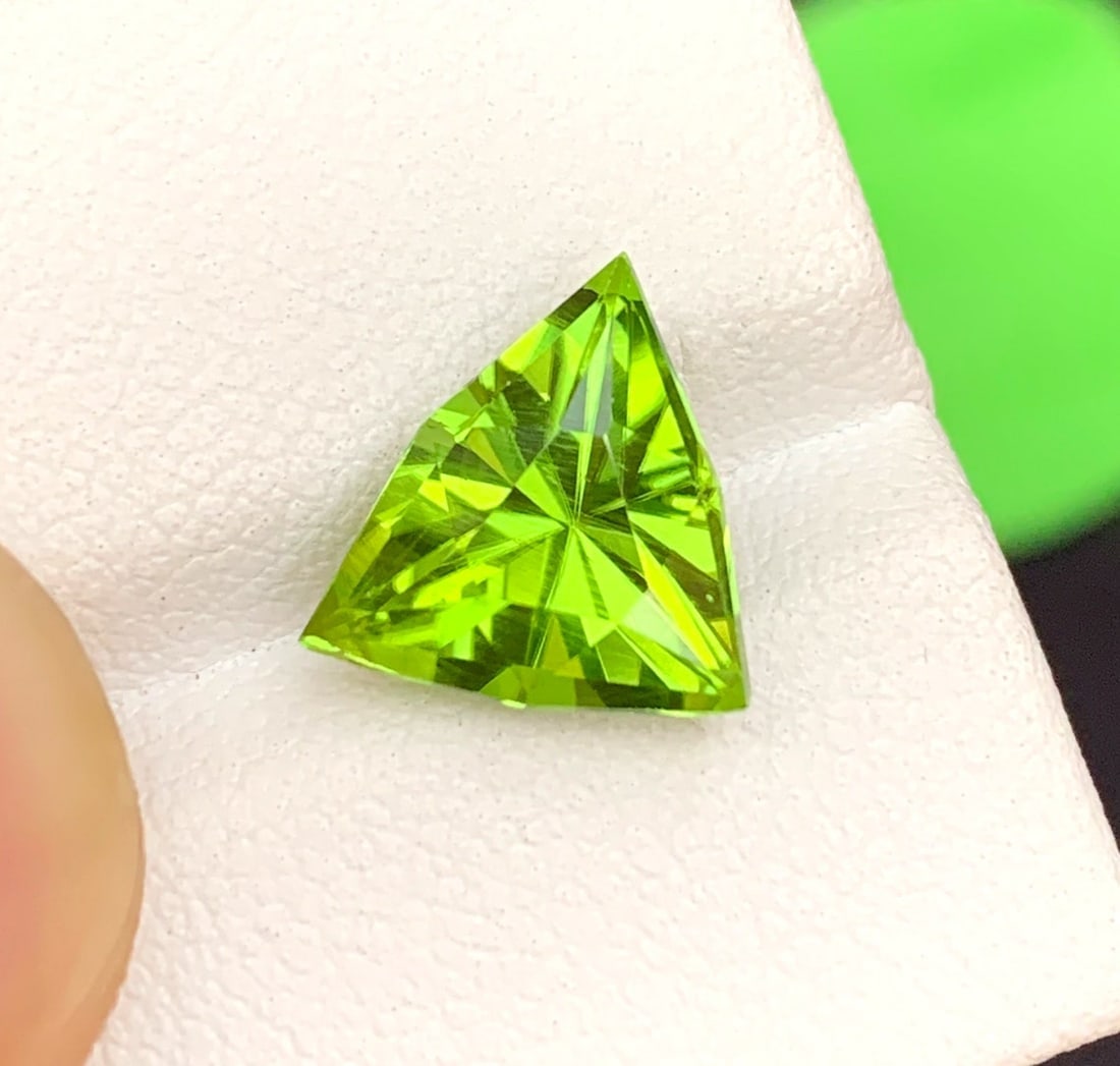 Natural Peridot Gemstone: 3.50 Carat Fancy Cut Loose Stone - 5