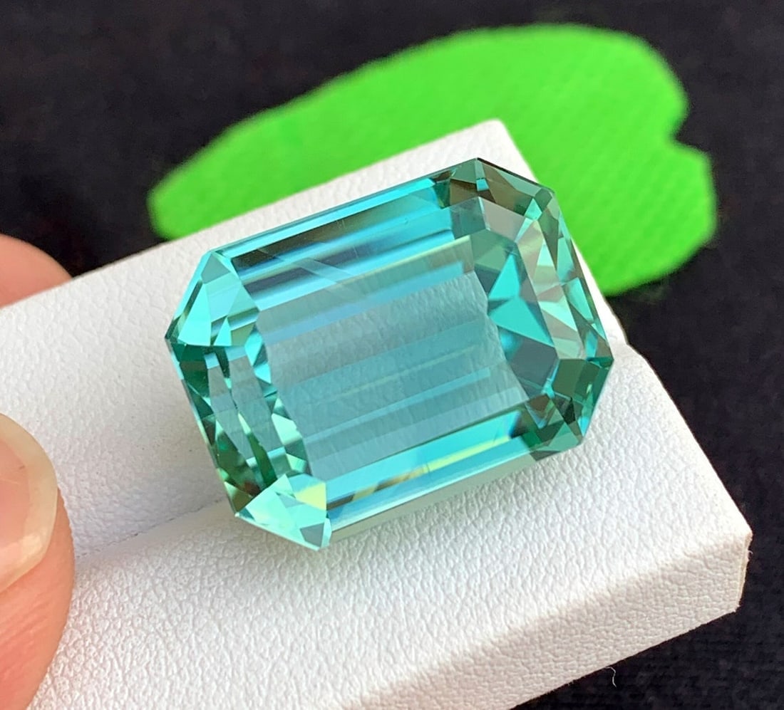 Green Kunzite Gemstone: 44.15 Carat Octagon Cut November Birthstone: Title: Green Kunzite Gemstone: 44.15 Carat Octagon Cut November BirthstoneDescription: Supplies for making crafts Materials: Gemstone: Kunzite Carat weight: 44.15 