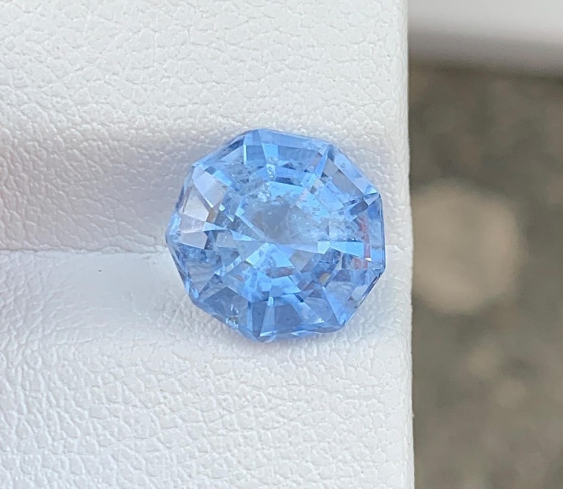 Santa Maria Aquamarine Gemstone: 3.73 CT Fancy Cut Beryl - 3