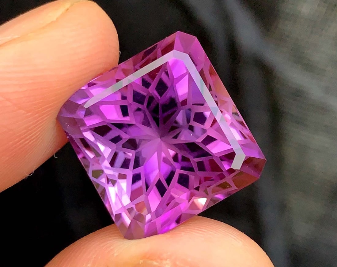 Natural Amethyst Gemstone: Precision Flower Cut, 19.35 Carats - 2