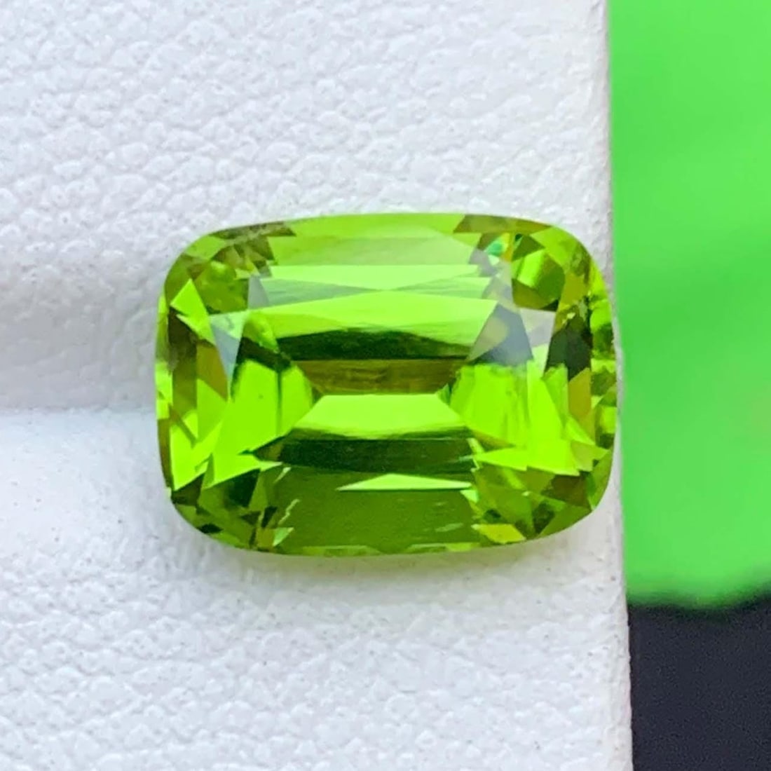 Cushion Cut Peridot Gemstone: Natural August Birthstone (4.68 carats) - 2