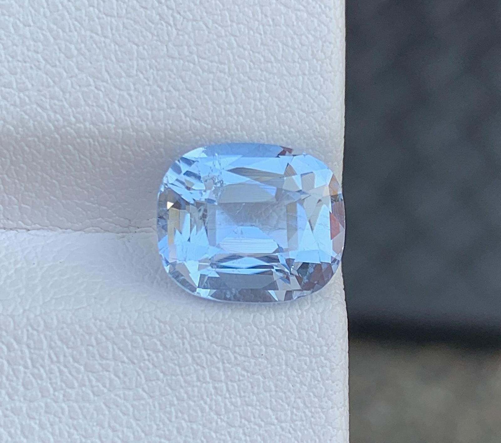 Santa Maria Aquamarine Gemstone: 3.60 CT Cushion Cut Beryl - 10