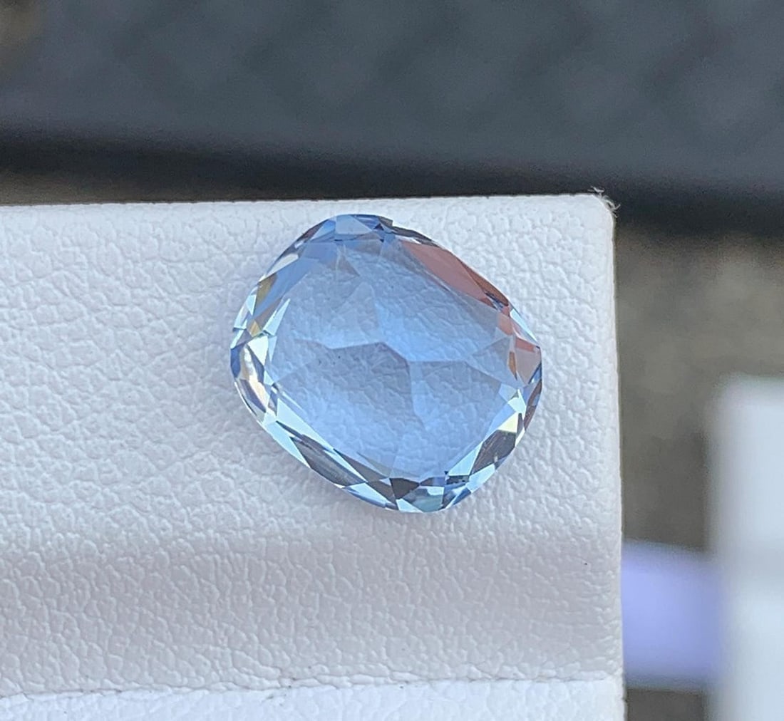 Santa Maria Aquamarine Gemstone: 3.60 CT Cushion Cut Beryl - 3