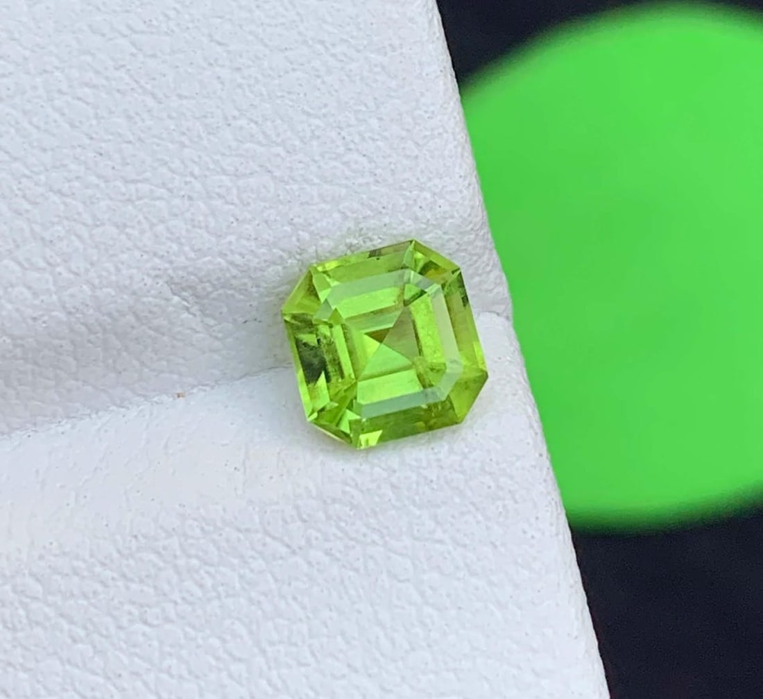 Natural Green Peridot Gemstone: Asscher Cut August Birthstone - 6